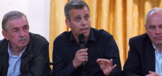 υνουρία - Νίκη Σύριζα Χρήστος Στάικος